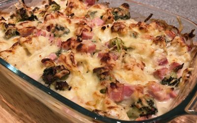 Blomkåls- och broccoligratäng med kassler