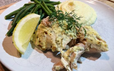 Laxsida med smetanatäcke och mandelpotatismos