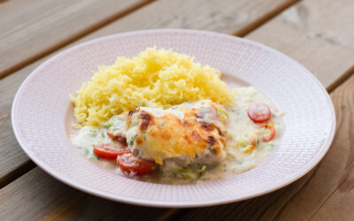 Fiskgratäng med tomat och purjolök