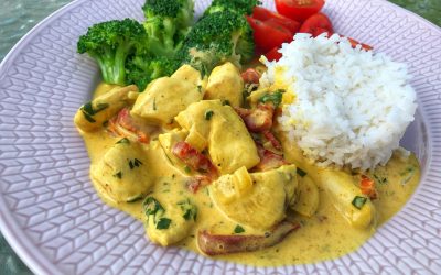Enkel kycklinggryta med curry och paprika