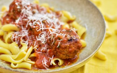 Lammköttbullar i tomatsås med pasta