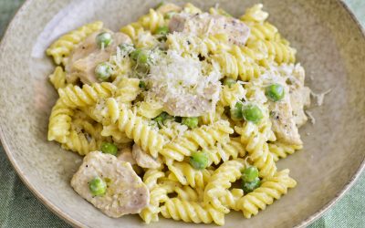 Citronpasta med kyckling och ärtor