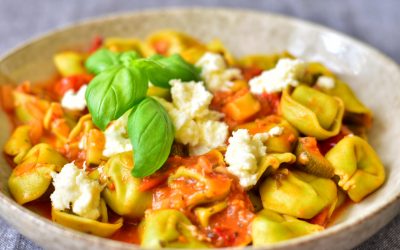 Tortellini med tomatsås