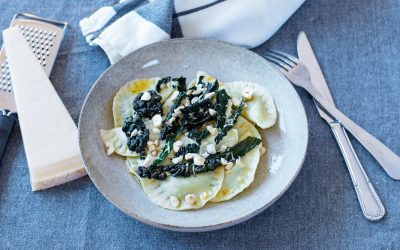 Ravioli med svartkål, hasselnötter och brynt smör