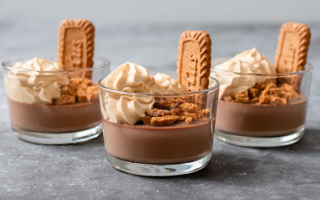 Chokladpannacotta med lotus biscoff