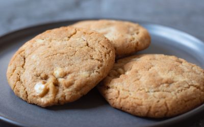 Cookies med brynt smör och vit choklad