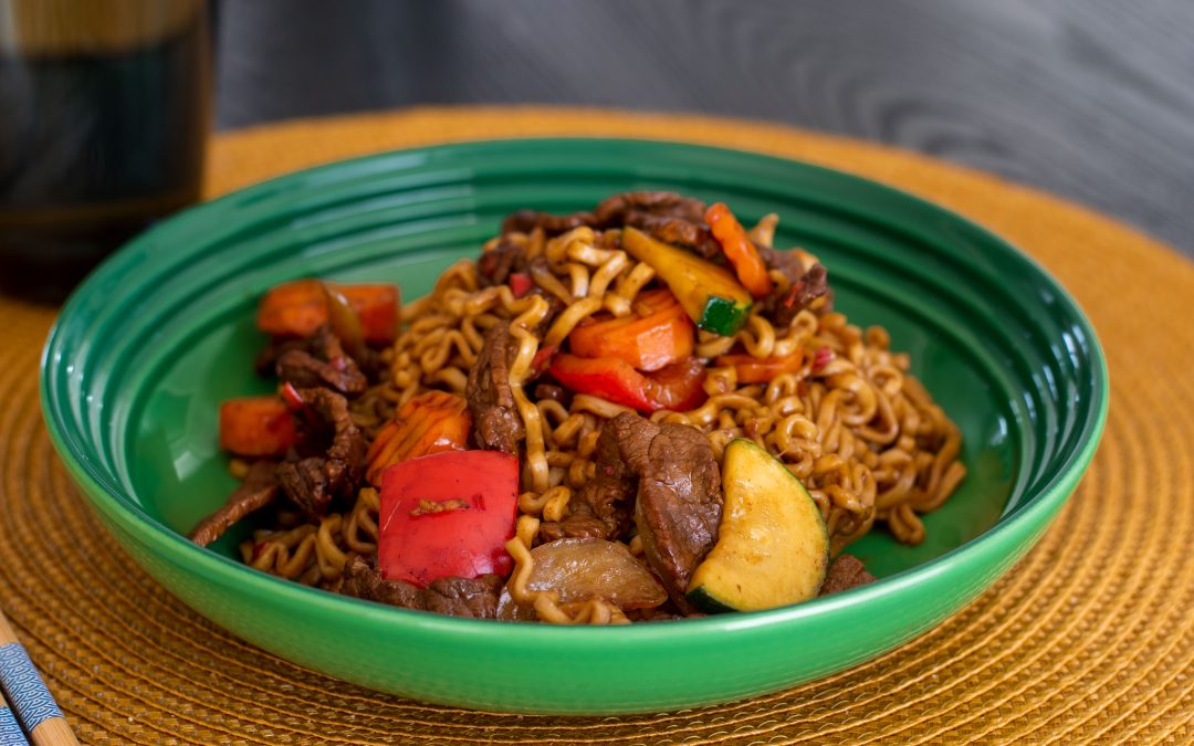 Lövbiffswok med äggnudlar